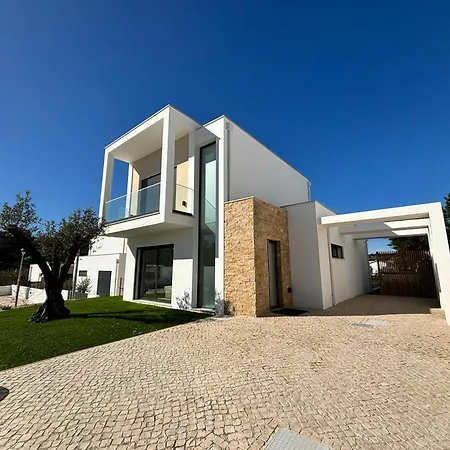 Casa Da Lagoa - By Sch Villa